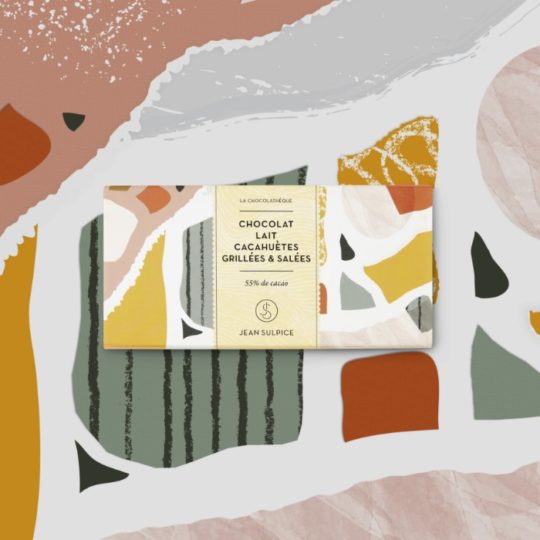 Chocolat au lait, cacahuètes grillées et salées